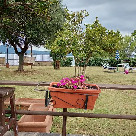 Independent With Private On The Bracciano (Rome)